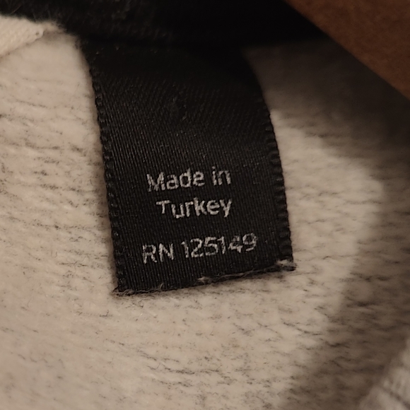 Colourful Lizard Sweater - Picture 3 of 5